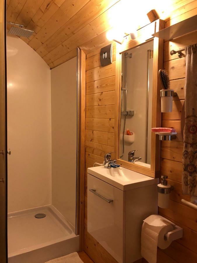 Millygite Chalet-On-Wheels By The River Bagian luar foto
